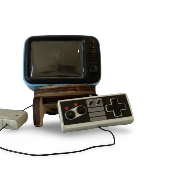 Silvergear® Mini TV Retro Video Game Console - Picture 2 of 8